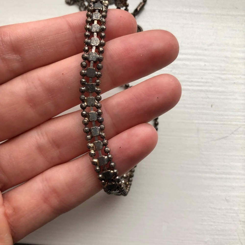 Vintage brassy gold & rhinestone choker necklace - Picture 6 of 8